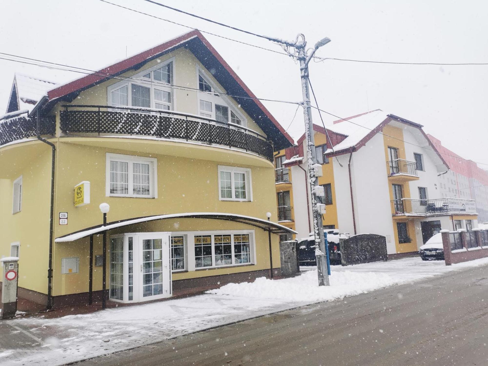 Comenius Apartments - Apartmany Na Rohu สวิดนีค ภายนอก รูปภาพ